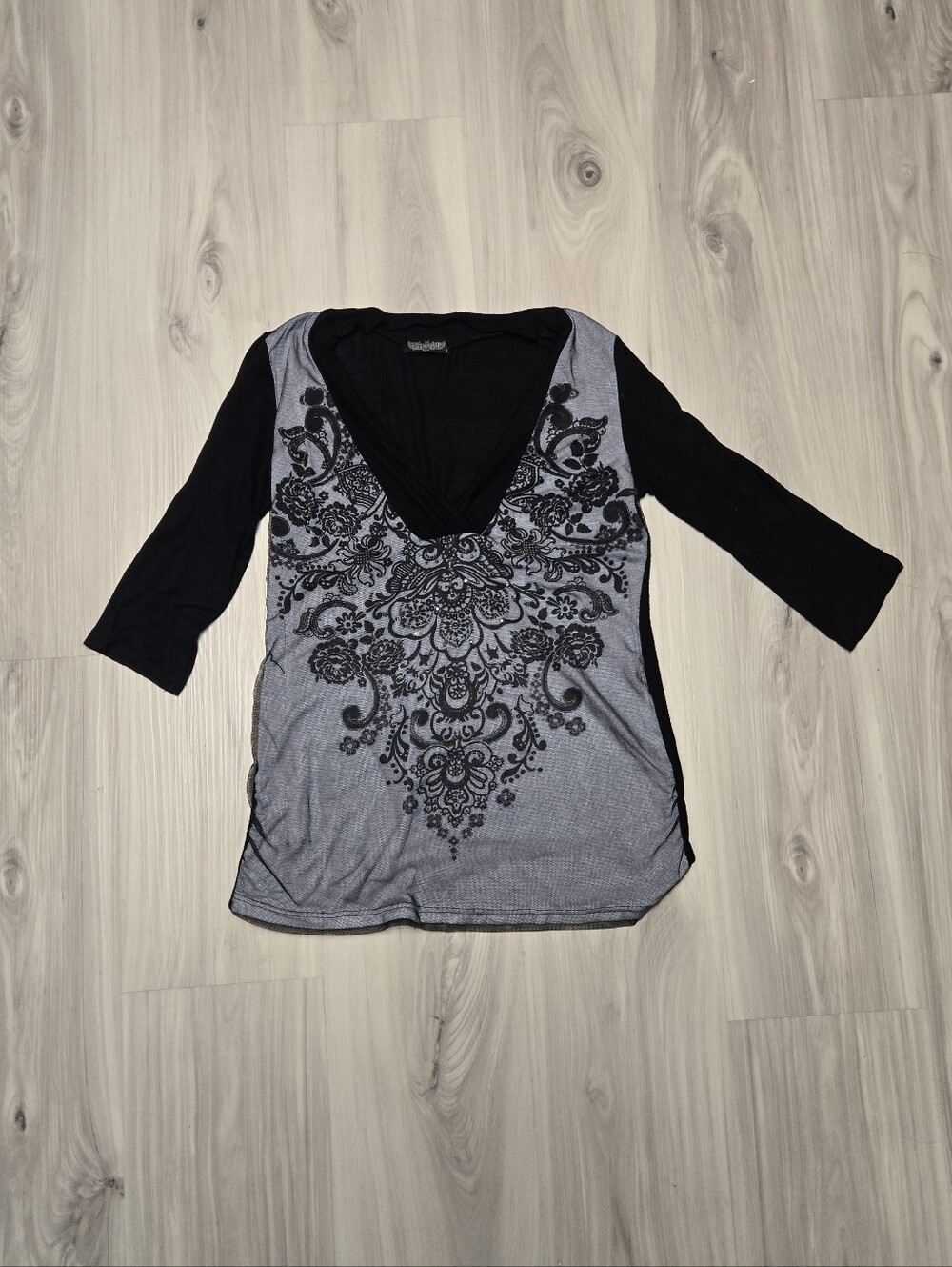 VNTG Vanills Sugar Mesh Overlay Top Size S Y2K Damask Graphic 3/4 Sleeve